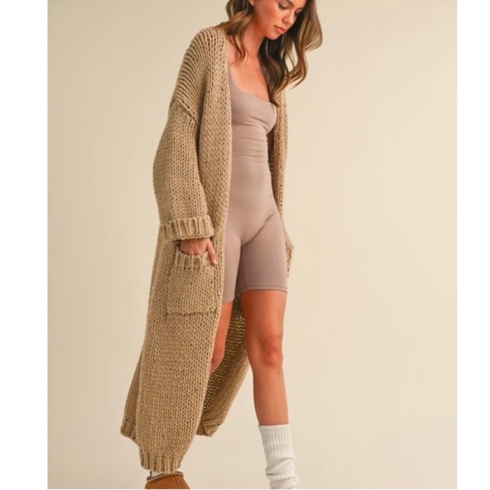 NWT Embellished Chunky knit sequin detail
Duster cardigan size SM - Picture 5 of 11